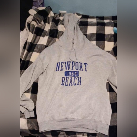 Hoodies - Picture 2 of 4